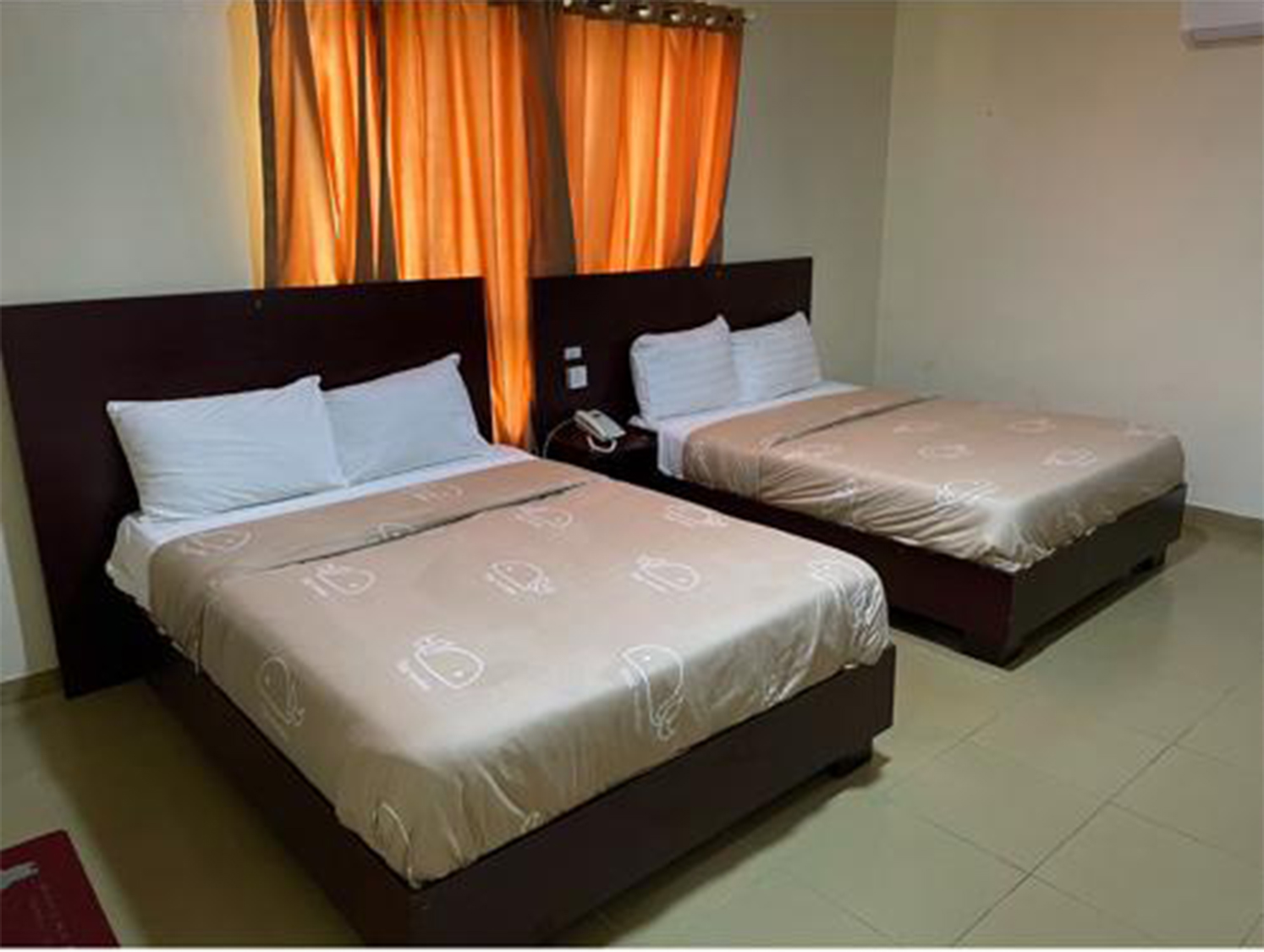 Deen Apartments
